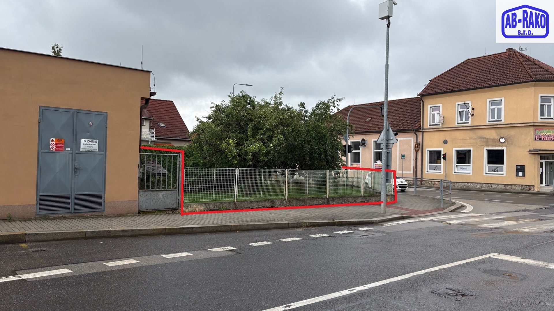 Menší RD se zastavitelnou zahradou Zbuzany v J. Hradci - obrázek č.26