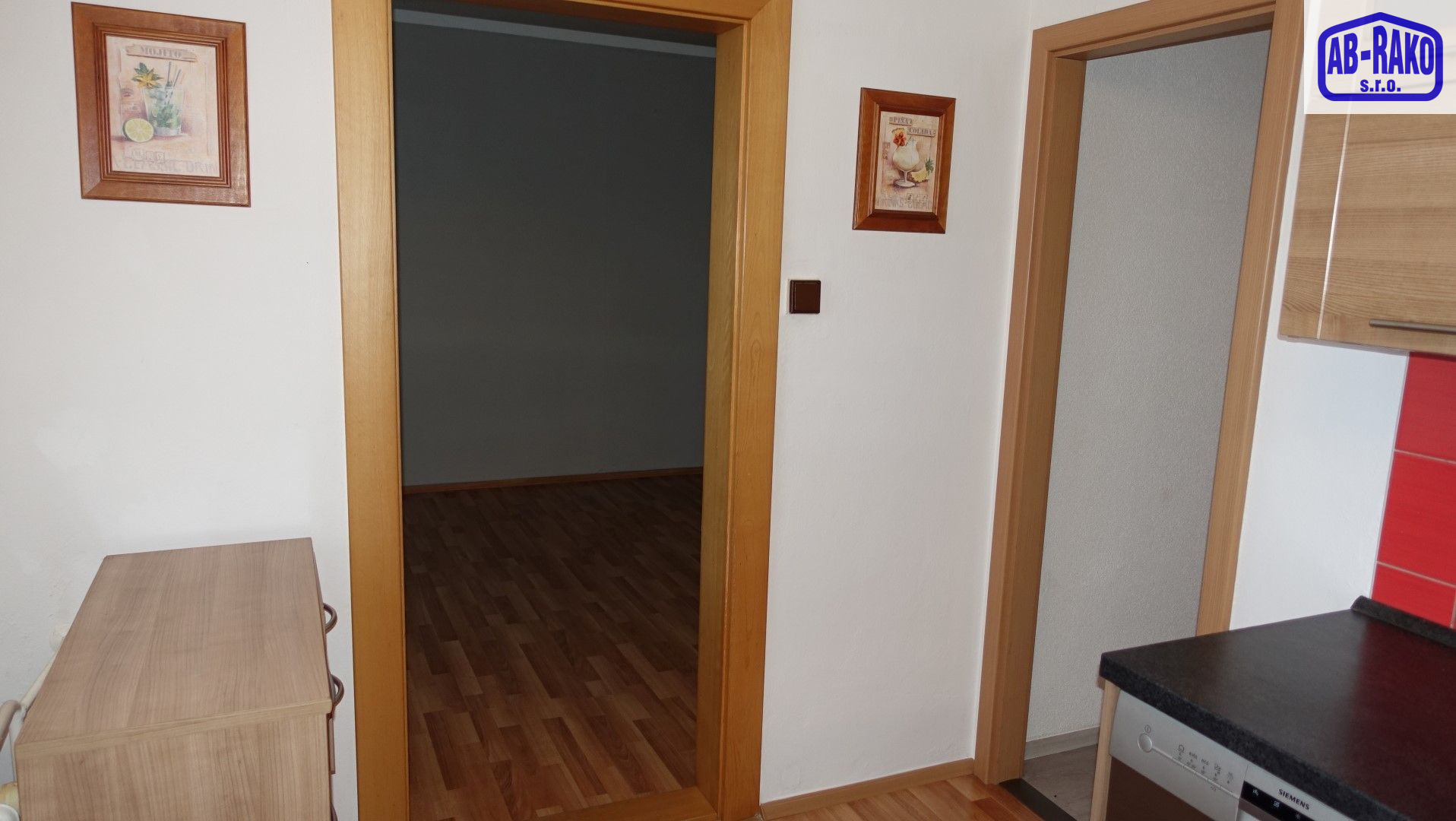 Světlý byt 3+1 na klidném sídlišti N. Bystřice - obrázek č.13
