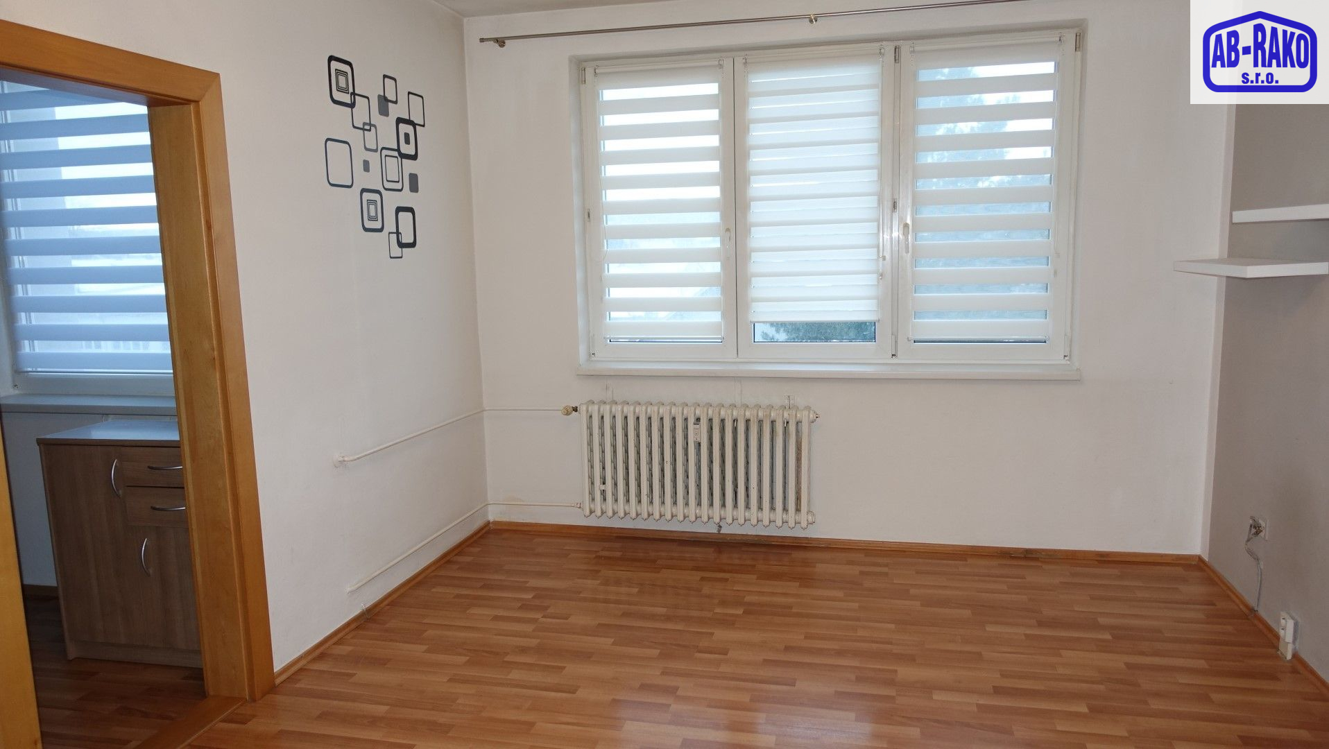 Světlý byt 3+1 na klidném sídlišti N. Bystřice - obrázek č.14