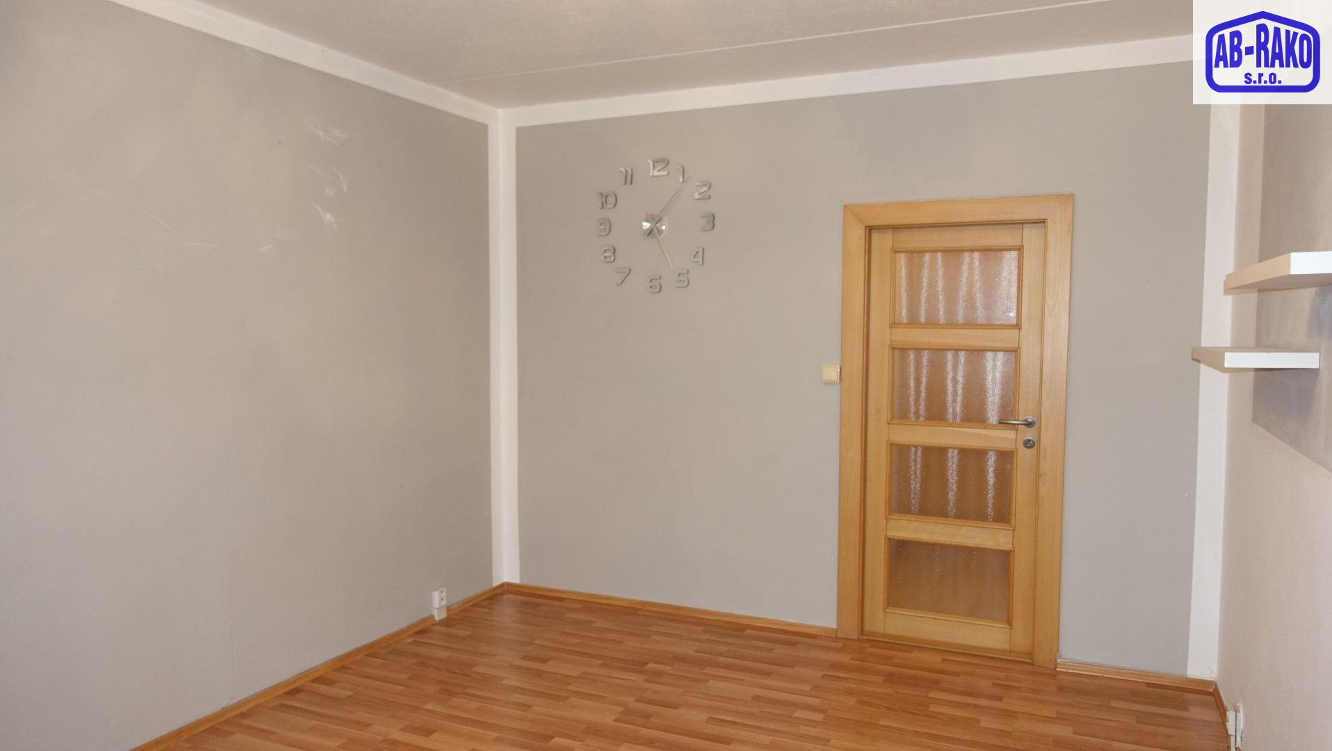 Světlý byt 3+1 na klidném sídlišti N. Bystřice - obrázek č.16